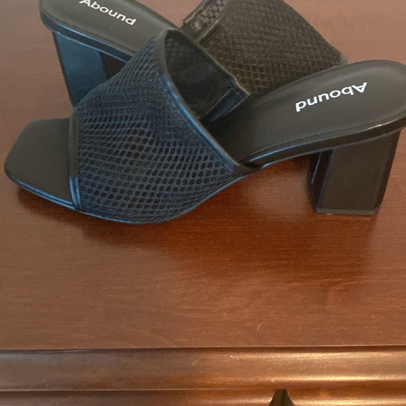 Black heel backless sandals - ABOUND- 8.5- NWT- dress up or down - Picture 2 of 9